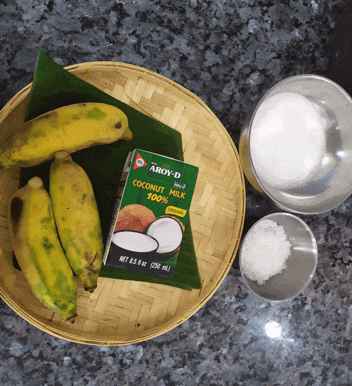 Thai Dessert Banana with Coconut Milk